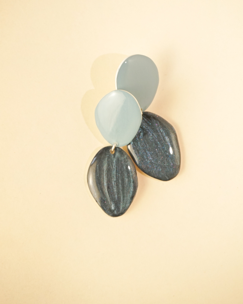 earrings-black-pearl-and-sky-blue