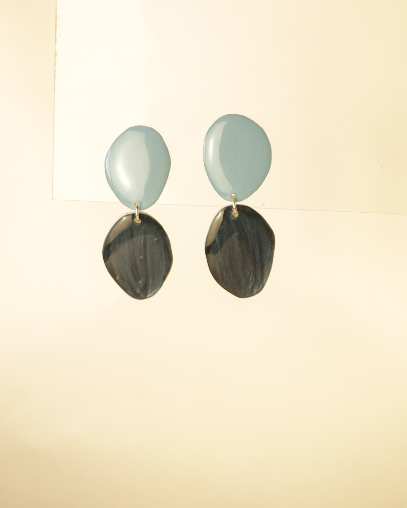 earrings-black-pearl-and-sky-blue