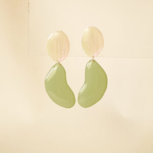earrings-pearl-and-faded-green