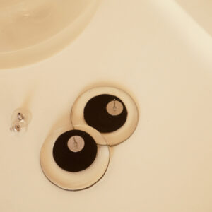 circle earrings black back