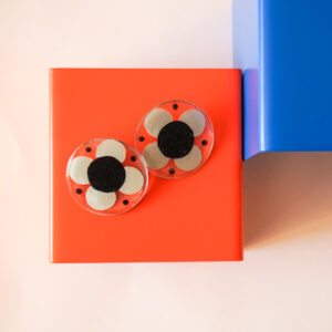 flower power earrings hellebore