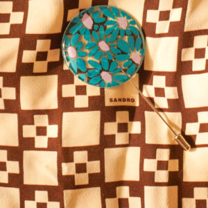 flower power pin blue daisies 2