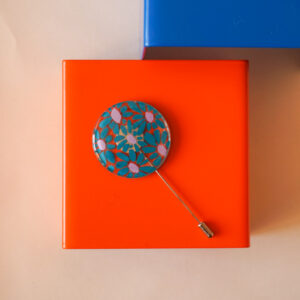 flower power pin blue daisies 3