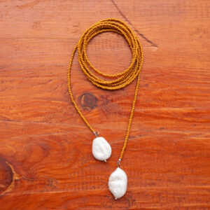 pearl necklace deep caramel 1