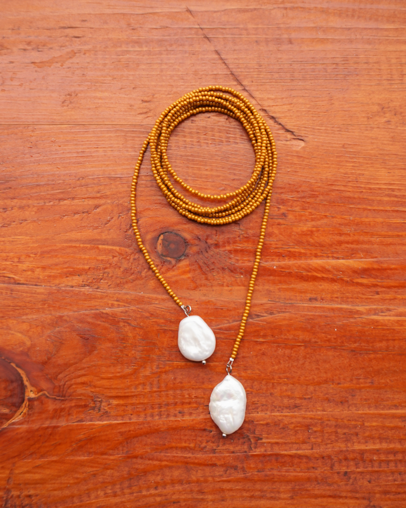 pearl necklace deep caramel 1