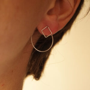 circle on ear